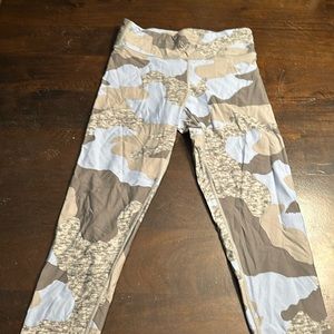 Aerie Camo leggings(women’s)